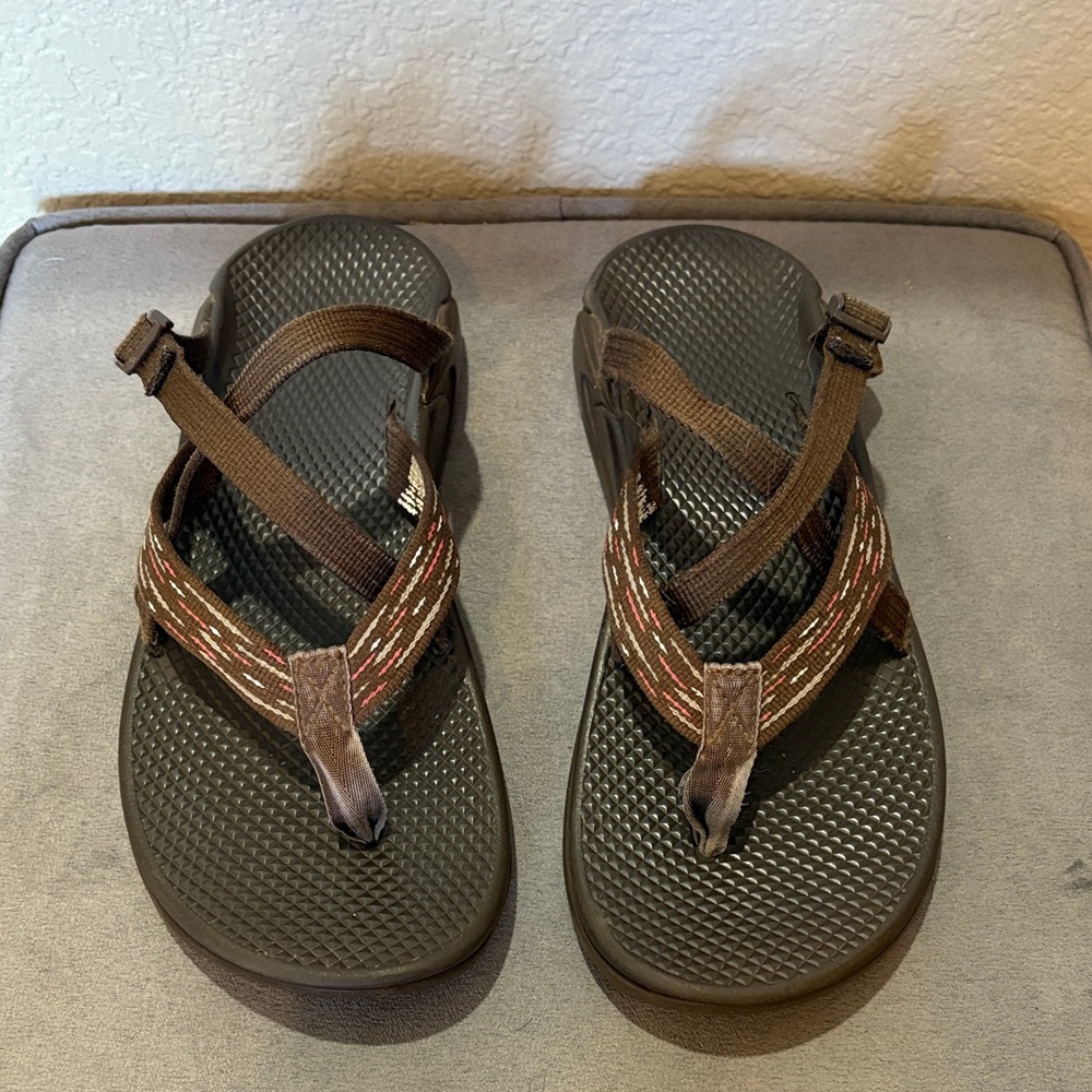 Chaco Flip Flops - size 9 - brown, pink & white